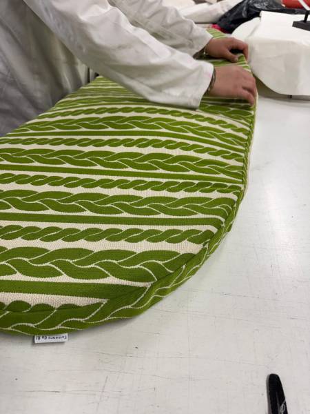 Confection Spécialisée : Coussins d'Assise/Dossier à Fermeture Éclair pour Projets TV dans le Gard