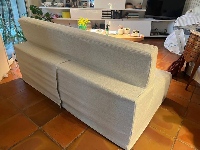 Housse de canapé sur mesure : réalisation et pose de fermeture éclair à domicile – Montpellier