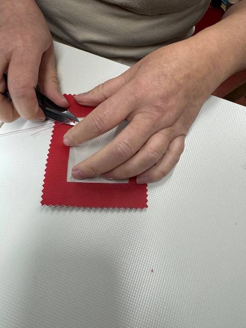 Fonctionnalité et élégance : l'APSH34 choisit des pochettes en simili cuir avec fermeture eclair