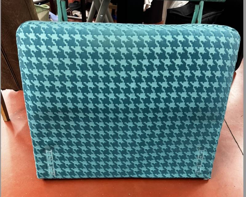 Housses de tête de lit sur mesure à Lunel : Confection artisanale dans l'Hérault