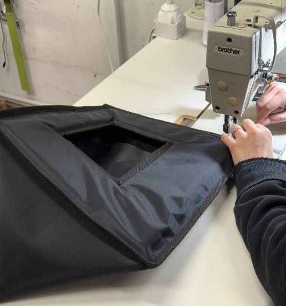 Housses de protection sur mesure pour photobooth : fabrication française et savoir-faire artisanal