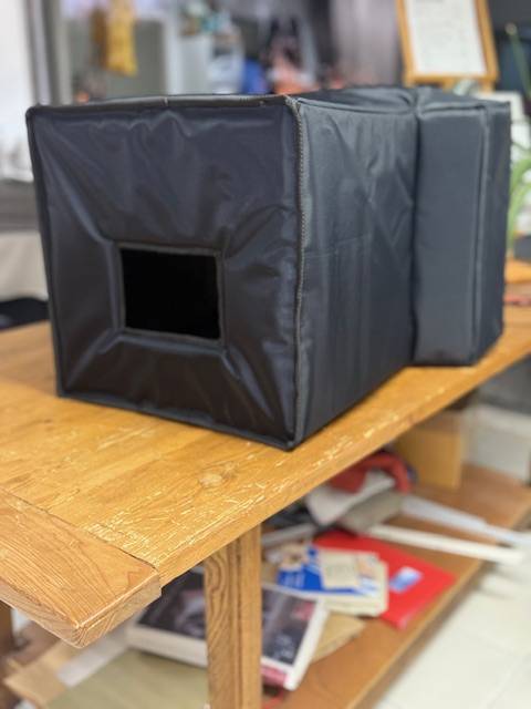 Confection de housses de transport sur mesure pour des bornes Photos Selfies Photo Booth, pour la société Animaphot de Marsillargues dans l' Hérault 