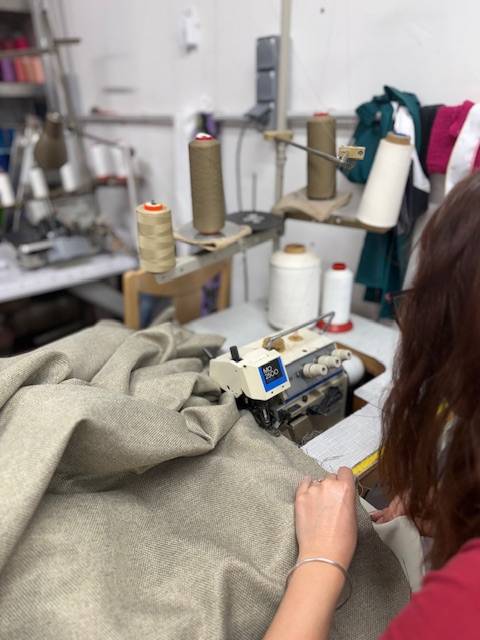 Couvre-Lits Sur Mesure (M1) pour l'Auberge Bagatelle et au-delà : Sécurité & Style 