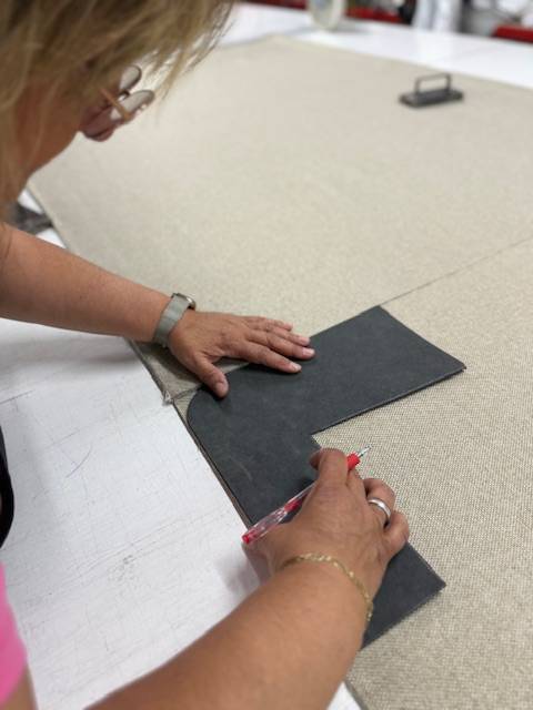 Couvre-Lits M1 et Sur Mesure : Confort et Sécurité Incendie pour Hôteliers d'Avignon