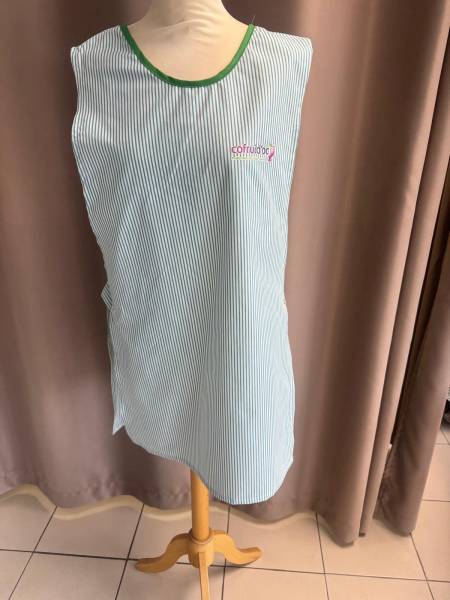 Confection de chasubles avec fermetures pressions sans poche pour une cooperative agricole à Saint-Just, dans l'Hérault