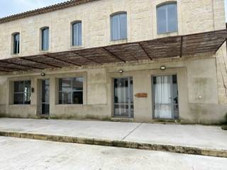 Confection de rideaux sur mesure pour le Domaine du Sauvage situé aux Saintes Marie de la Mer dans les Bouches du Rhône
