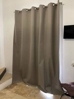 Confection de rideaux sur mesure pour le Domaine du Sauvage situé aux Saintes Marie de la Mer dans les Bouches du Rhône