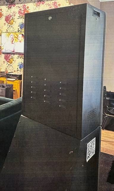 Sécurisez Vos Bornes Selfies à Dunkerque : Housses de Protection Doublées et Sur Mesure