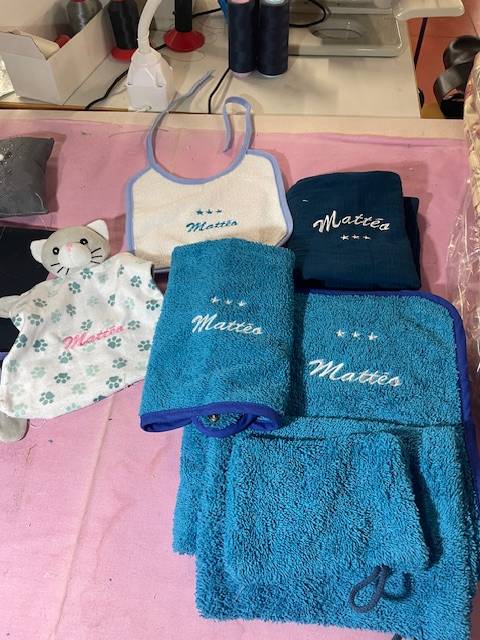 L'Art de la Broderie pour les Tout-Petits : Doudous et Accessoires à Lunel