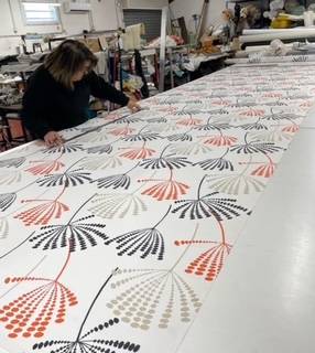 Confection de nappes sur mesure en tissu imperméable pour la Congrégation des Soeurs de Saint François d'Assise à Deauville dans le Calvados