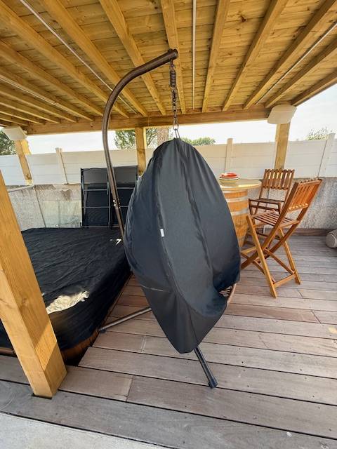 Protection sur mesure pour fauteuil œuf à Lunel : l'étanchéité made in France