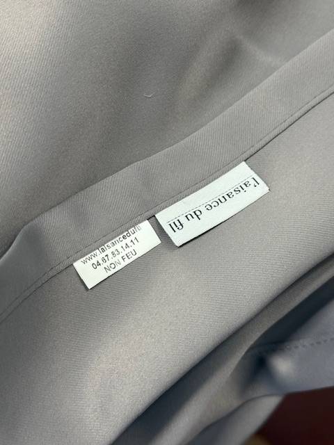 Rideaux Occultants M1 Haut de Gamme à Lunel (34) : Confection Sur Mesure, Plis Compagnons et Tringles Incluses.