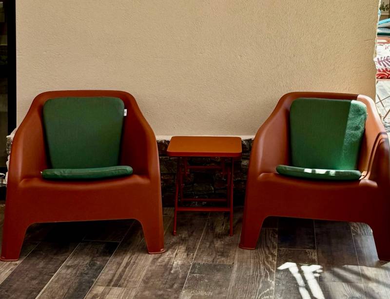 Coussins de salon de jardin sur mesure : Fabrication de housses déperlantes avec fermeture éclair pour votre mobilier d'extérieur, à Saint-Brès (Hérault).