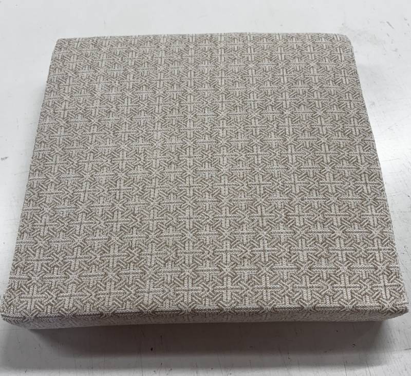 Faites créer vos housses de coussin sur mesure avec fermeture éclair à La Grande-Motte