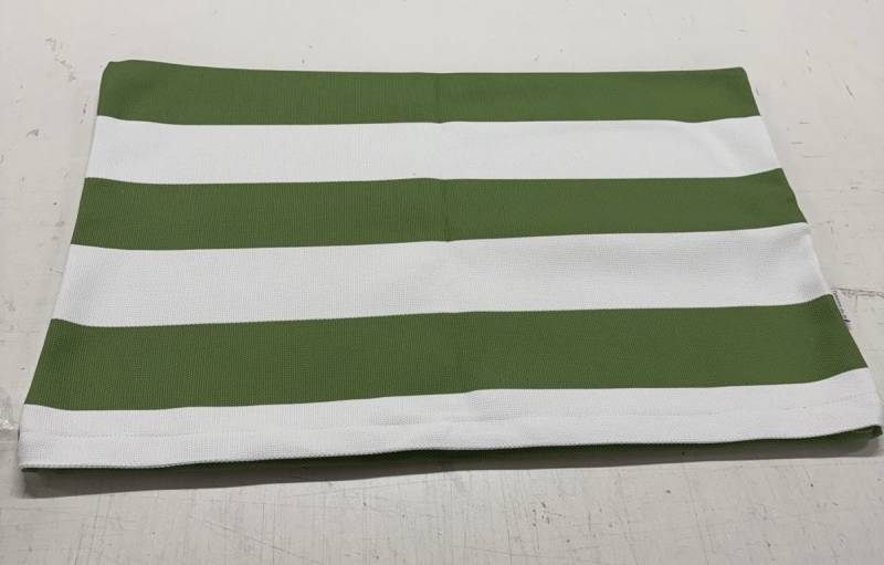 L'expertise sur mesure pour vos projets déco : Nous réalisons des housses de matelas et de coussins pour une décoratrice de La Grande-Motte.