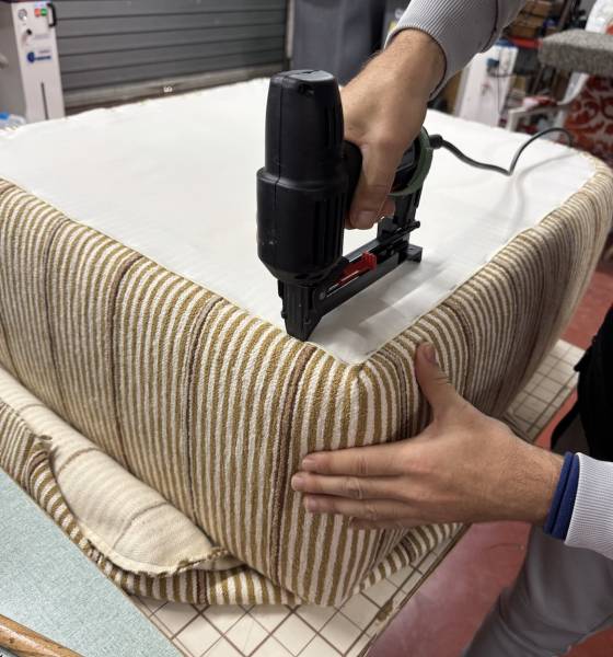 Housses de coussin sur mesure à La Grande-Motte : Confection et pose de fermeture éclair