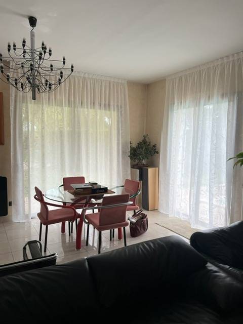 confection de rideaux sur mesure avec plis compagnons et tringlerie pour un particulier à Villetelle dans l'Hérault