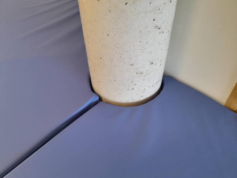 Aménagement unique : Banquettes en mousse sécurisées pour les tout-petits de Montpellier.