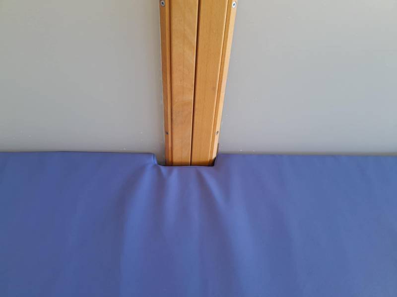 L'atelier local crée des banquettes enfants sur mesure pour la crèche Liselotte (Hérault).