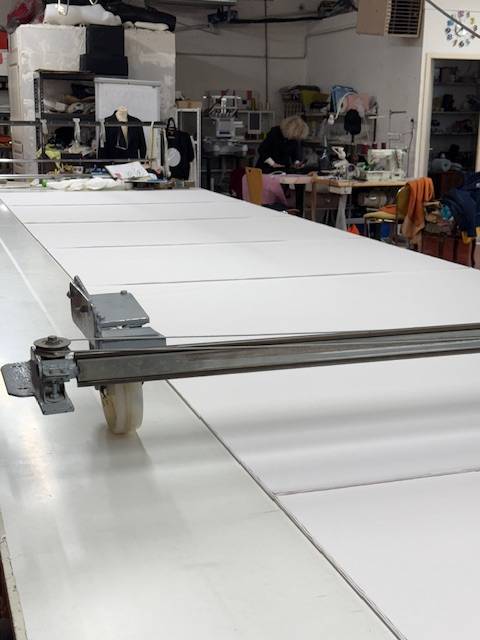 Voilages sur mesure avec nouettes : l'élégance balnéaire pour vos lits baldaquins prés de Montpellier