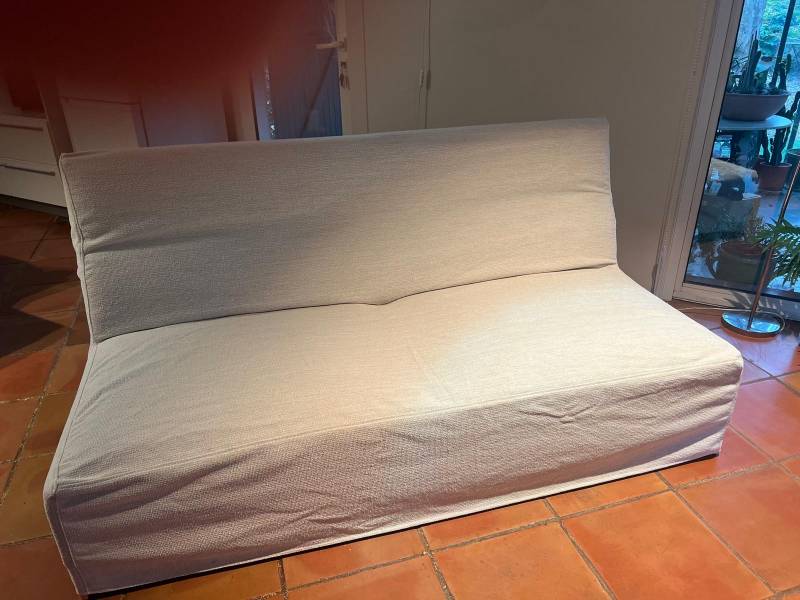 Rénovation textile : confection d'une housse personnalisée zippée pour un client montpelliérain