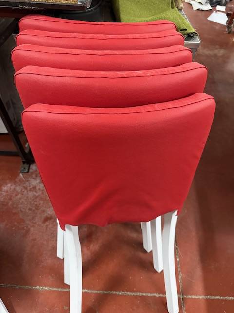 Redonner vie aux sièges de bar : l artisanat au service de la restauration au Grau du Roi dans le Grad