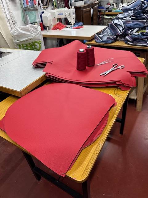 Nouveau look pour les dossiers et assises de bar : un savoir local au Grau du Roi